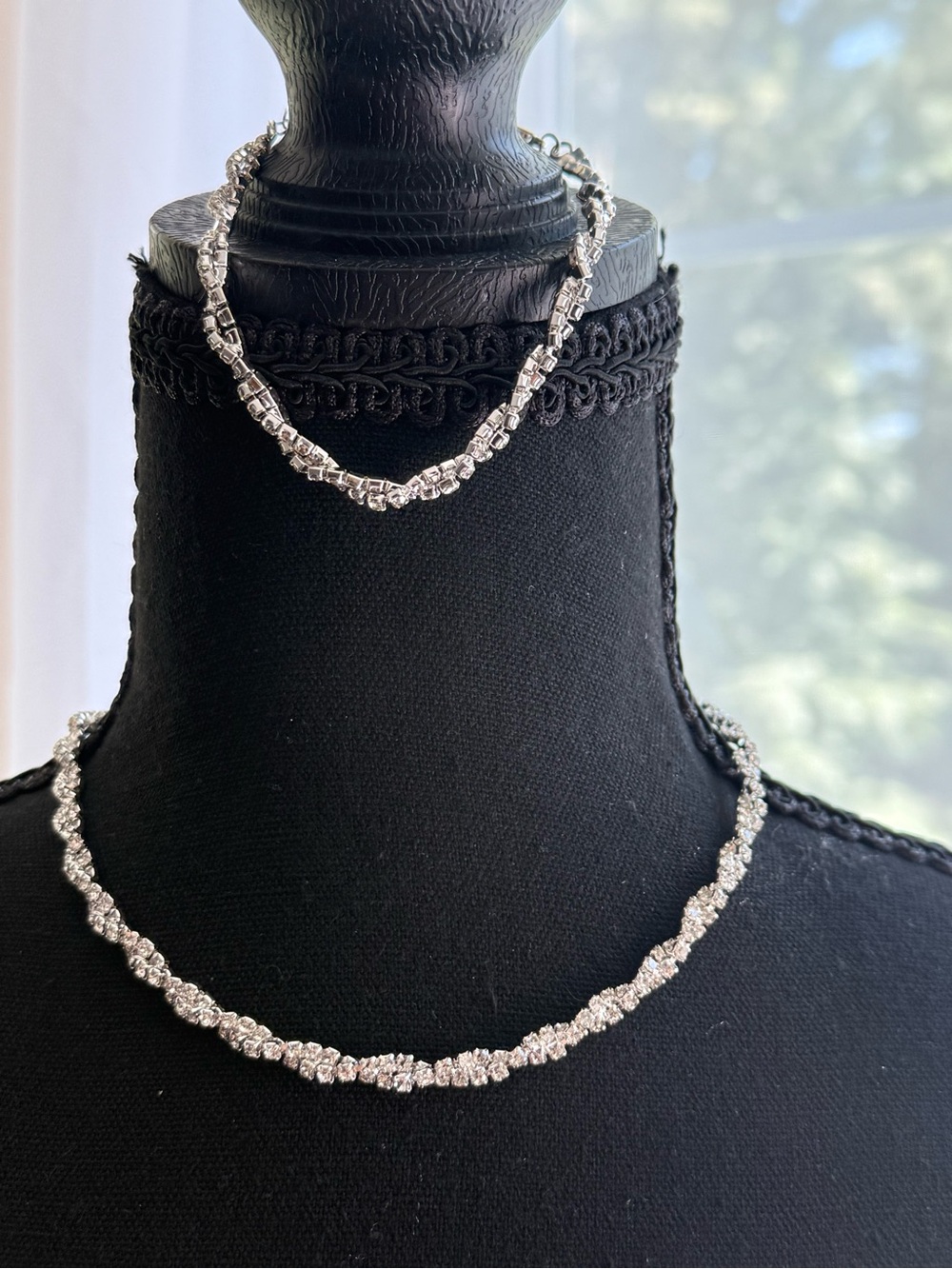 Silver Clear Rhinestone Adjustable Jewelry Set
Necklace Bracelet Drop Earrings